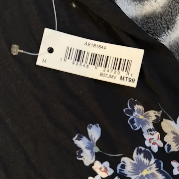 Amazon Essentials Womens Flowy Tank Top - Picture 3 of 6